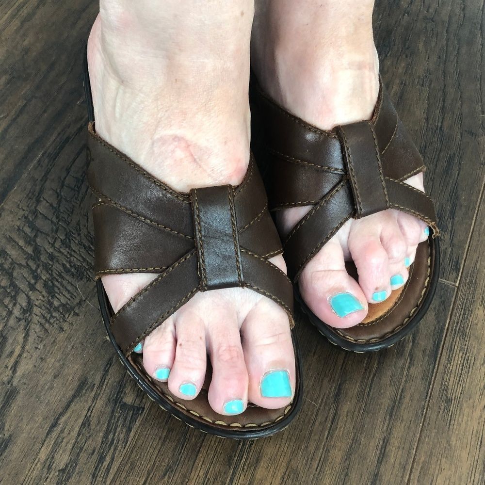 Born Womens 8 Brown Leather Wedge Sandal